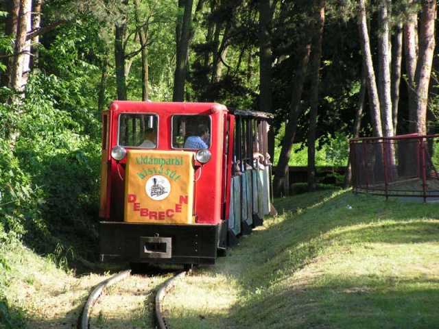A pálya meglehetősen jó állapotú, i sínekből készült.